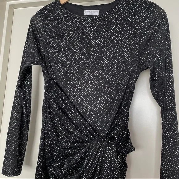 ⭐️HOST PICK 🤩NEW Black Glitter Bodycon Dress 🖤 -Twist knot gathered🪩 - Picture 6 of 10